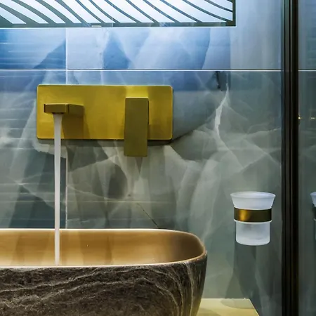 Luxury Rafael فيلة سكوبيلوس تاون