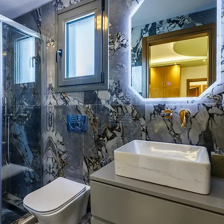 فيلة Luxury Rafael سكوبيلوس تاون