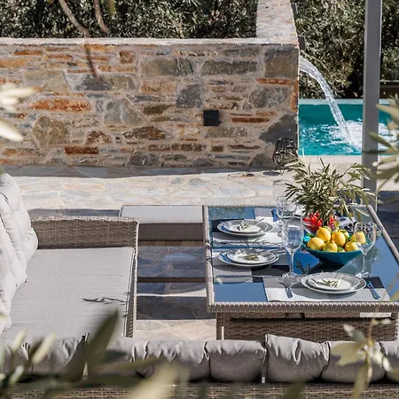 Luxury Rafael سكوبيلوس تاون