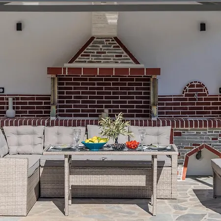 فيلة Luxury Rafael *