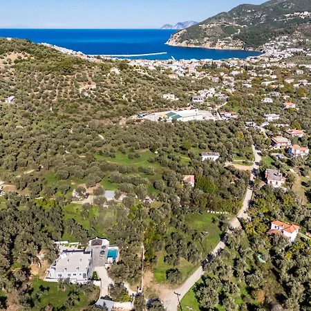 فيلة Luxury Rafael سكوبيلوس تاون