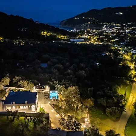 Luxury Rafael فيلة سكوبيلوس تاون