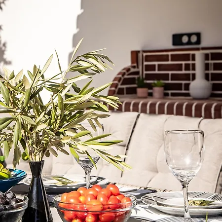 Luxury Rafael سكوبيلوس تاون