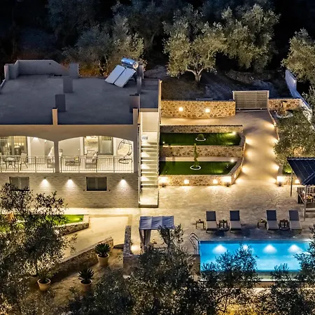 Luxury Rafael Villa *