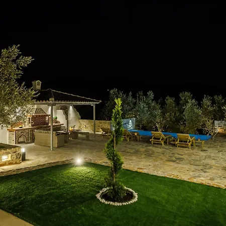 Luxury Rafael Villa *