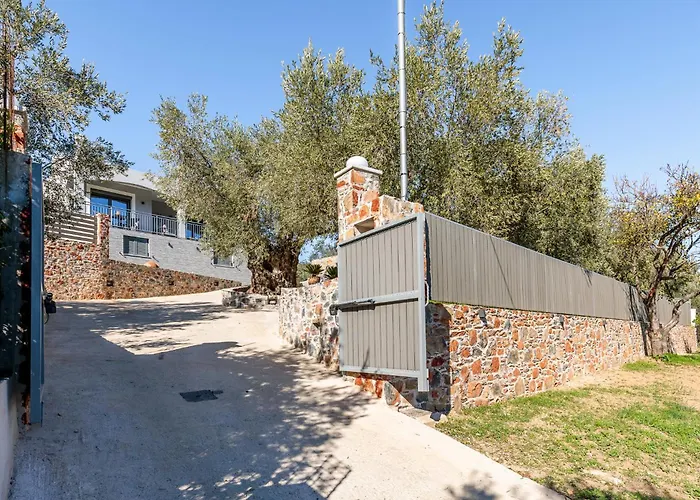 Luxury Rafael * Skopelos Town